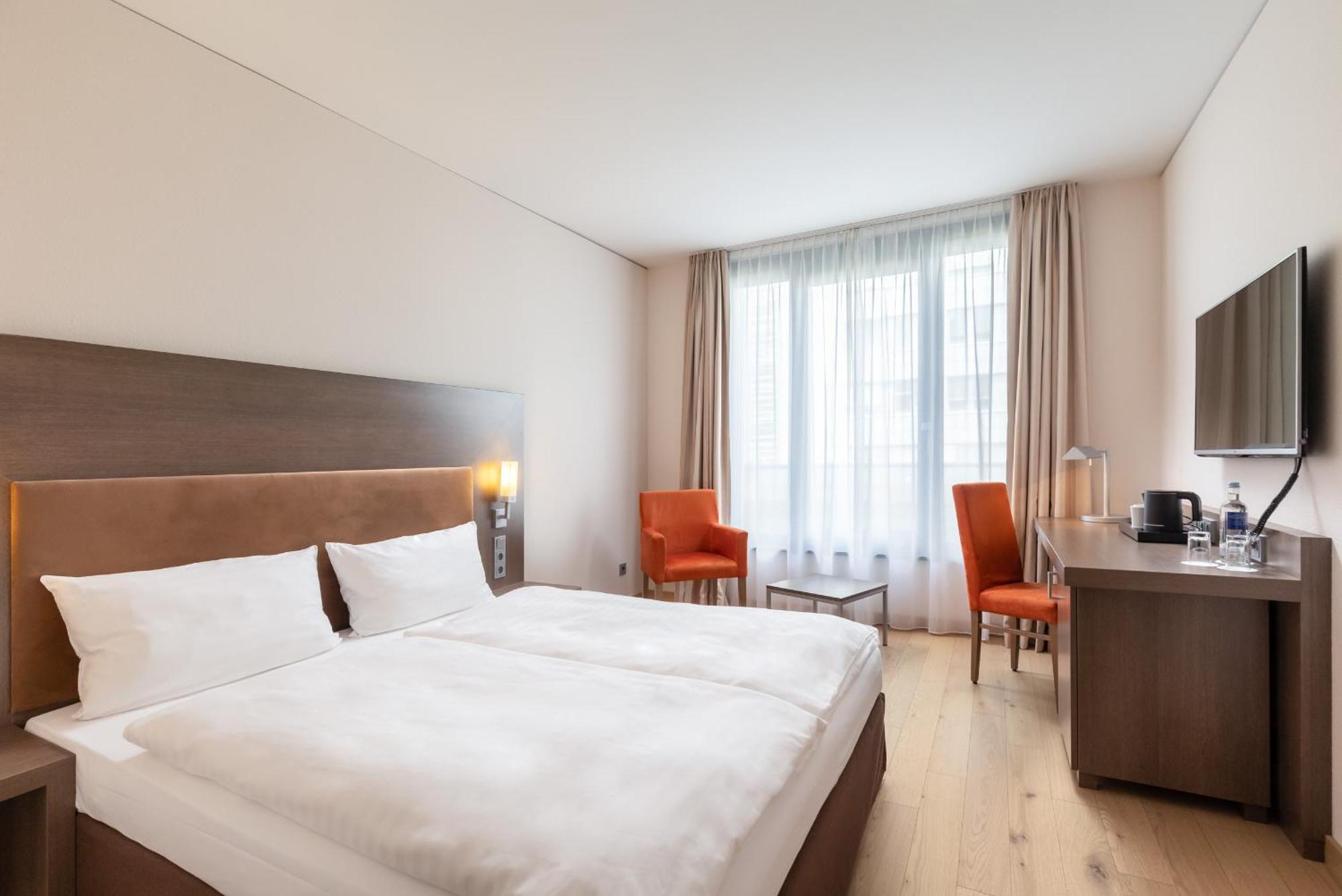 Hotel Intercityhotel 4*