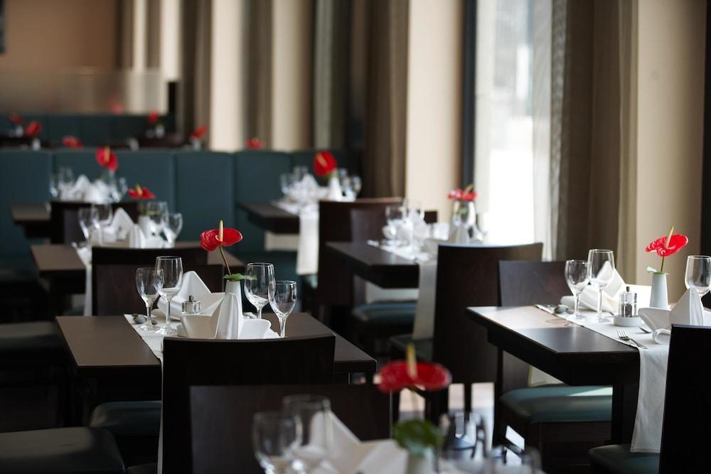 Intercityhotel Отель 4*
