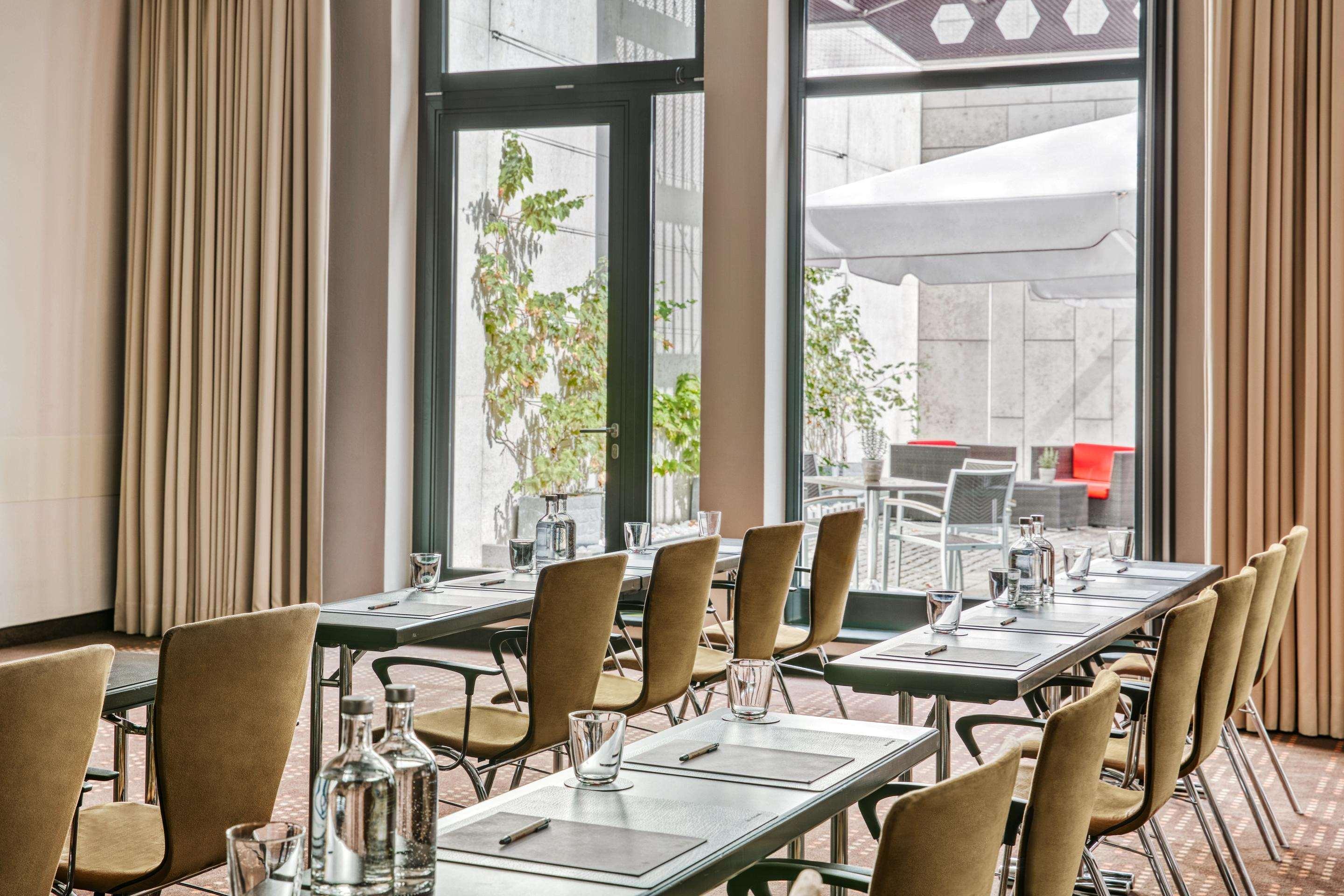 Intercityhotel Отель 4*